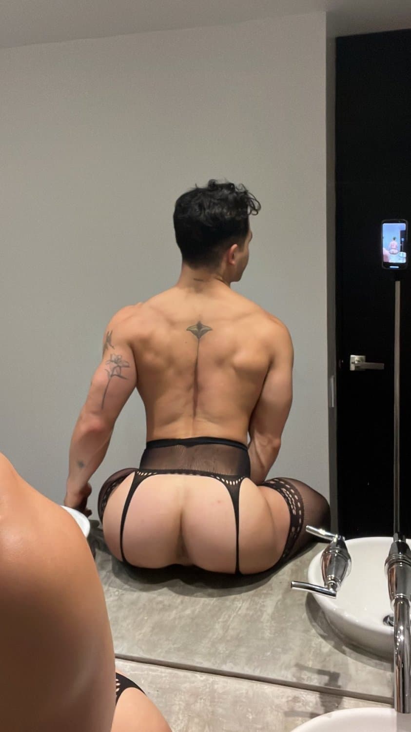 ANGEL ?? JUICY ASS  GAYS  LOVE HIS ASS ???????
