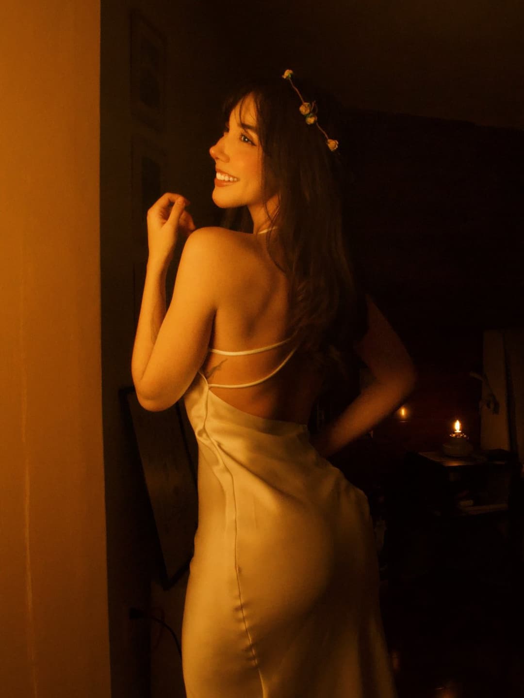 Diosa beth necesita mucho semen en su cara