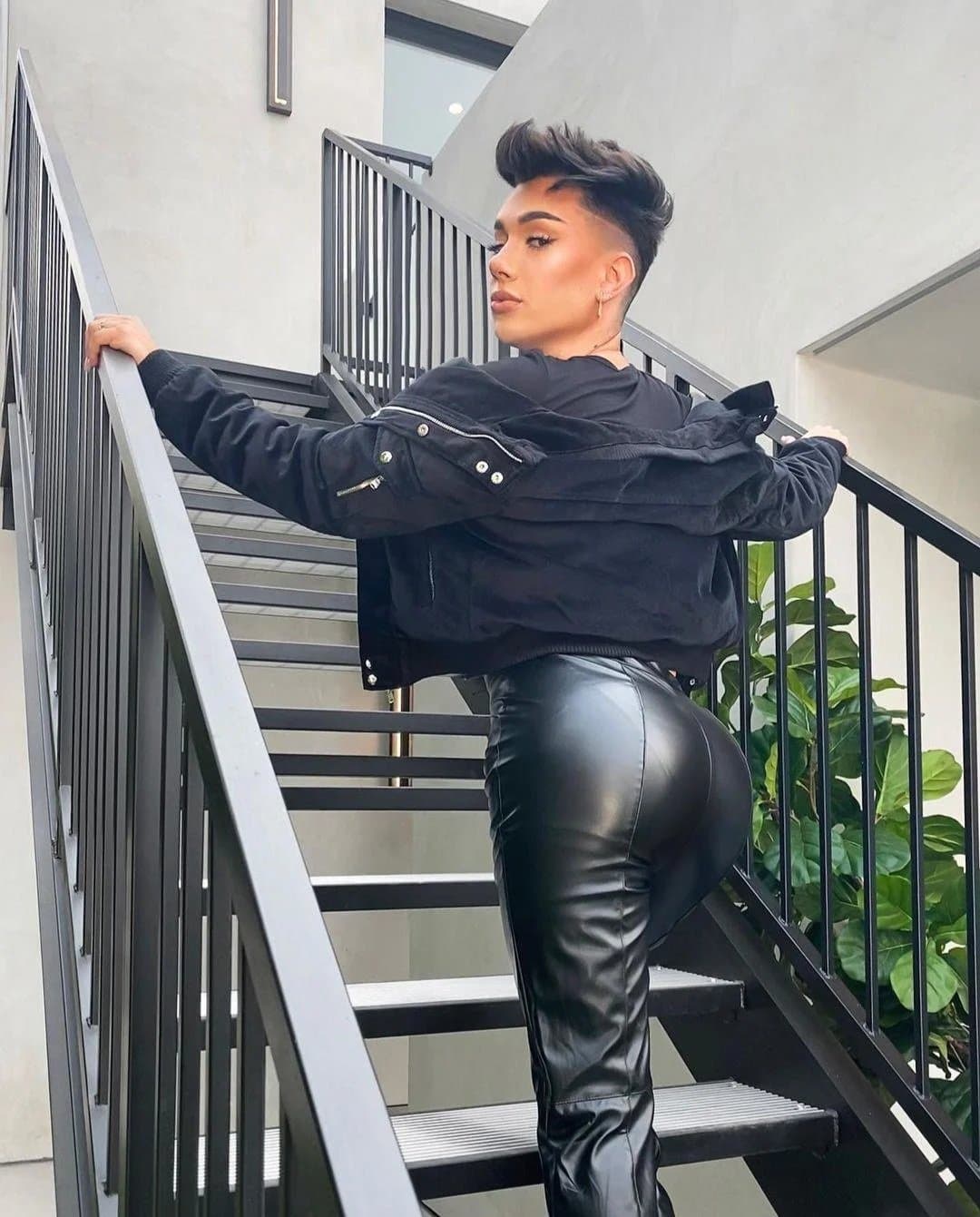 JAMES CHARLES ?? BEAUTIFUL GAYBOY ??????