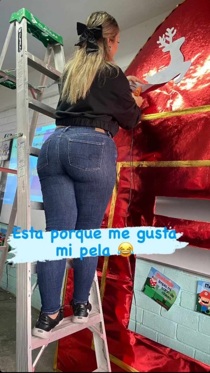 Maestra con gran culo