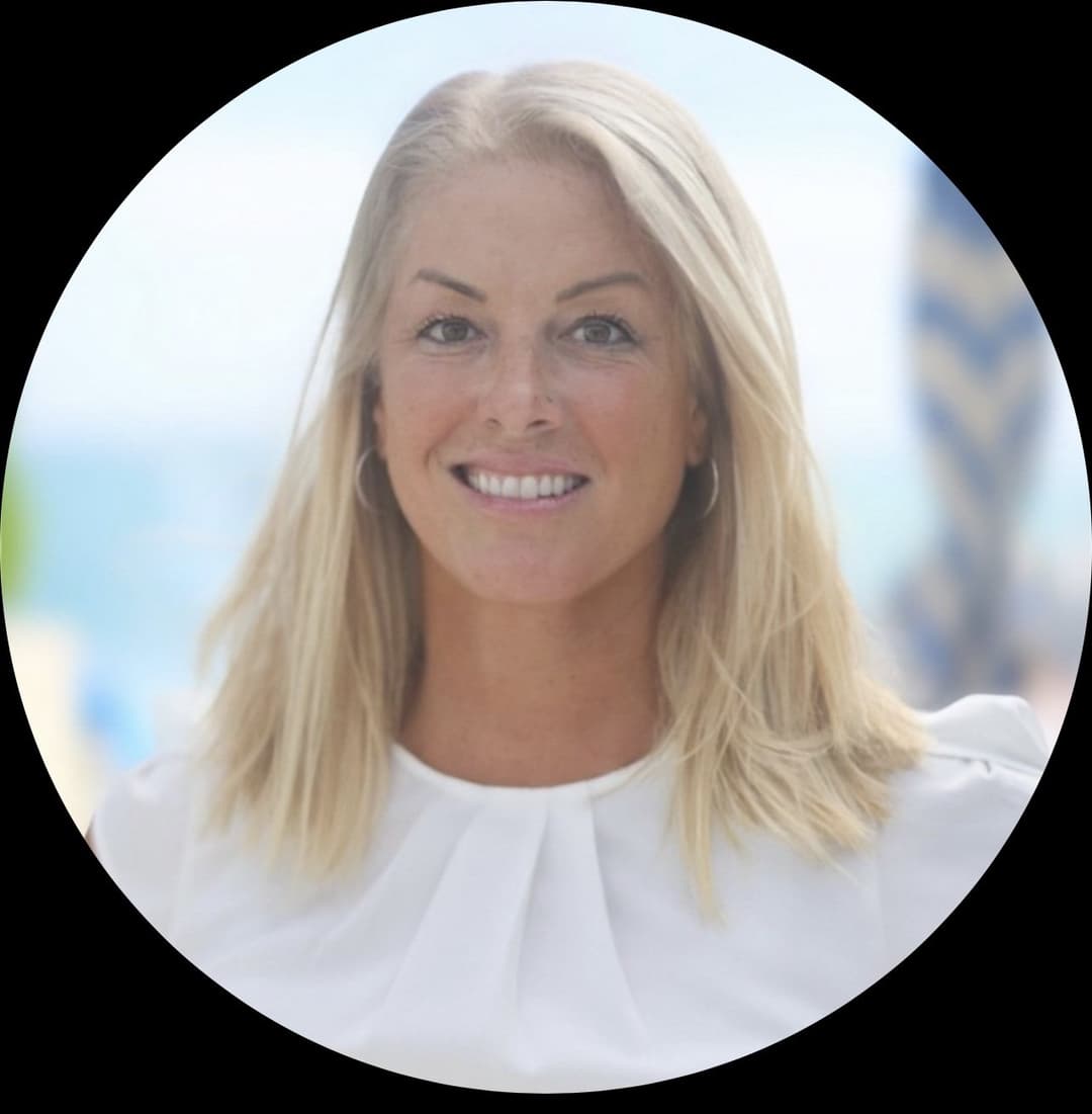 Conservative milf caught naked in public on camera