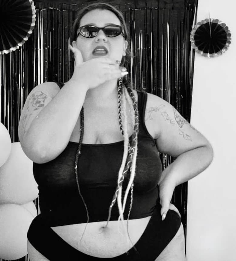 big boobs bbw showing her boobs under her Clothing