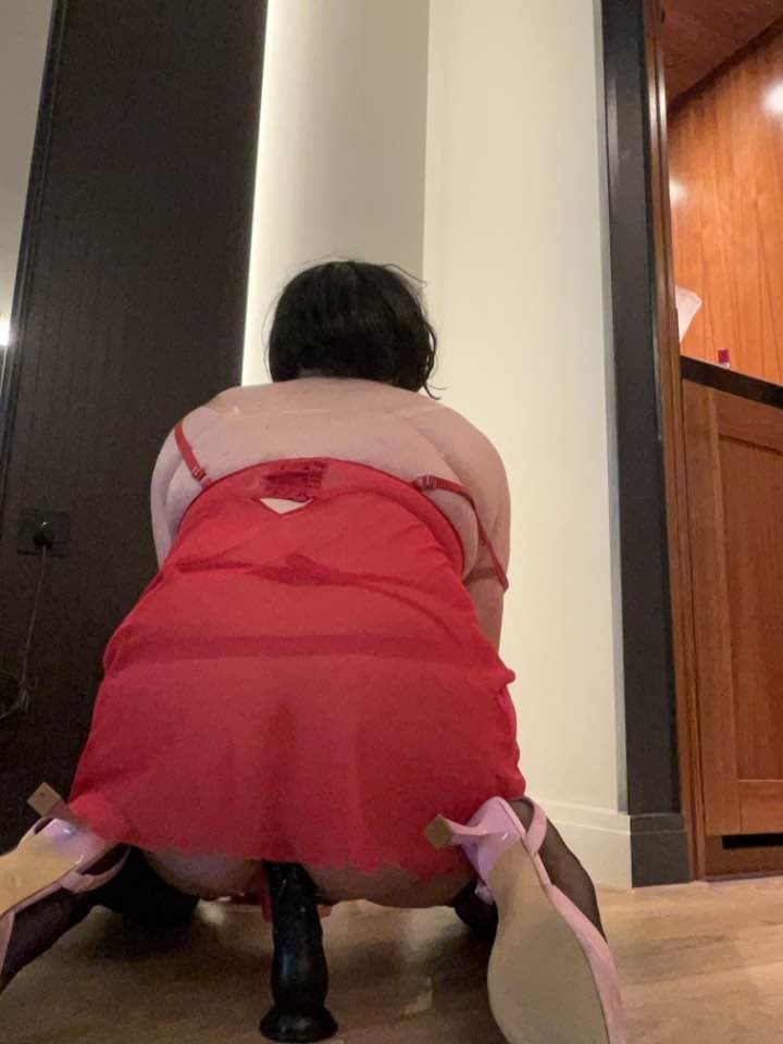 Click to view full size Typical white sissy faggot desperate for male attention