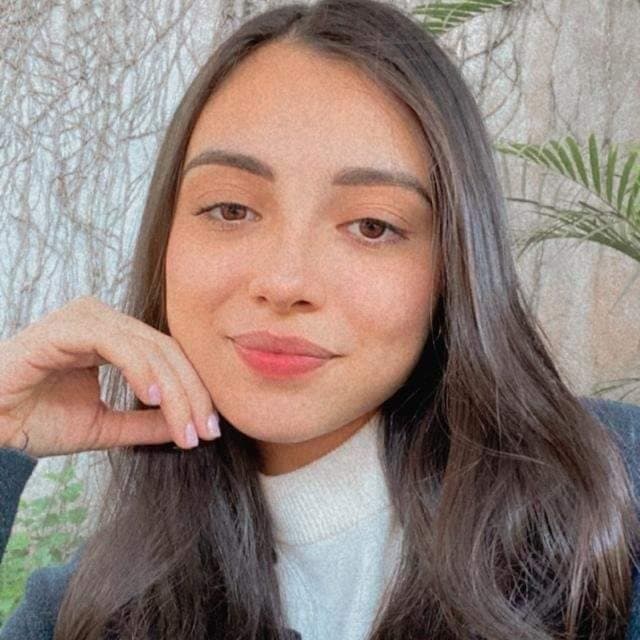 Beautiful half Italian Honduras latina gets BBC spit roast. AI beautiful face made for BBC. Cumdump