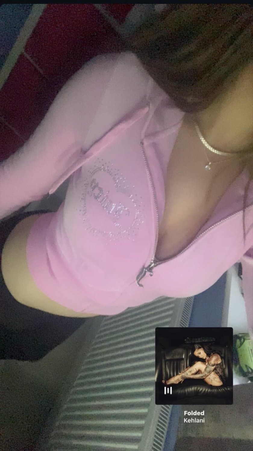 Would you rather fuck my teen cousin in her ass, pussy or throat?( dm me, I have no limits)