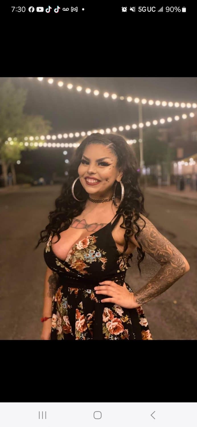 Truelizibethann small town slut bless her soul she fuck anyone when drunk. Literally anyone