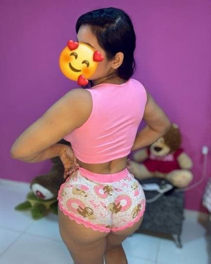Thick Latina long ass tongue sloppy ass throat BBC IPHONE REPAIR GUY HOOKED ME UP
