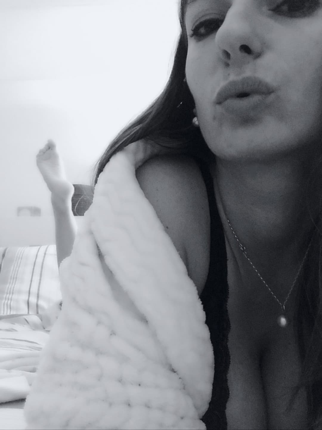 Just an other amateur milf stripped naked