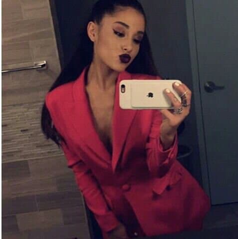 Ariana Grande is my favourite and only porn ??