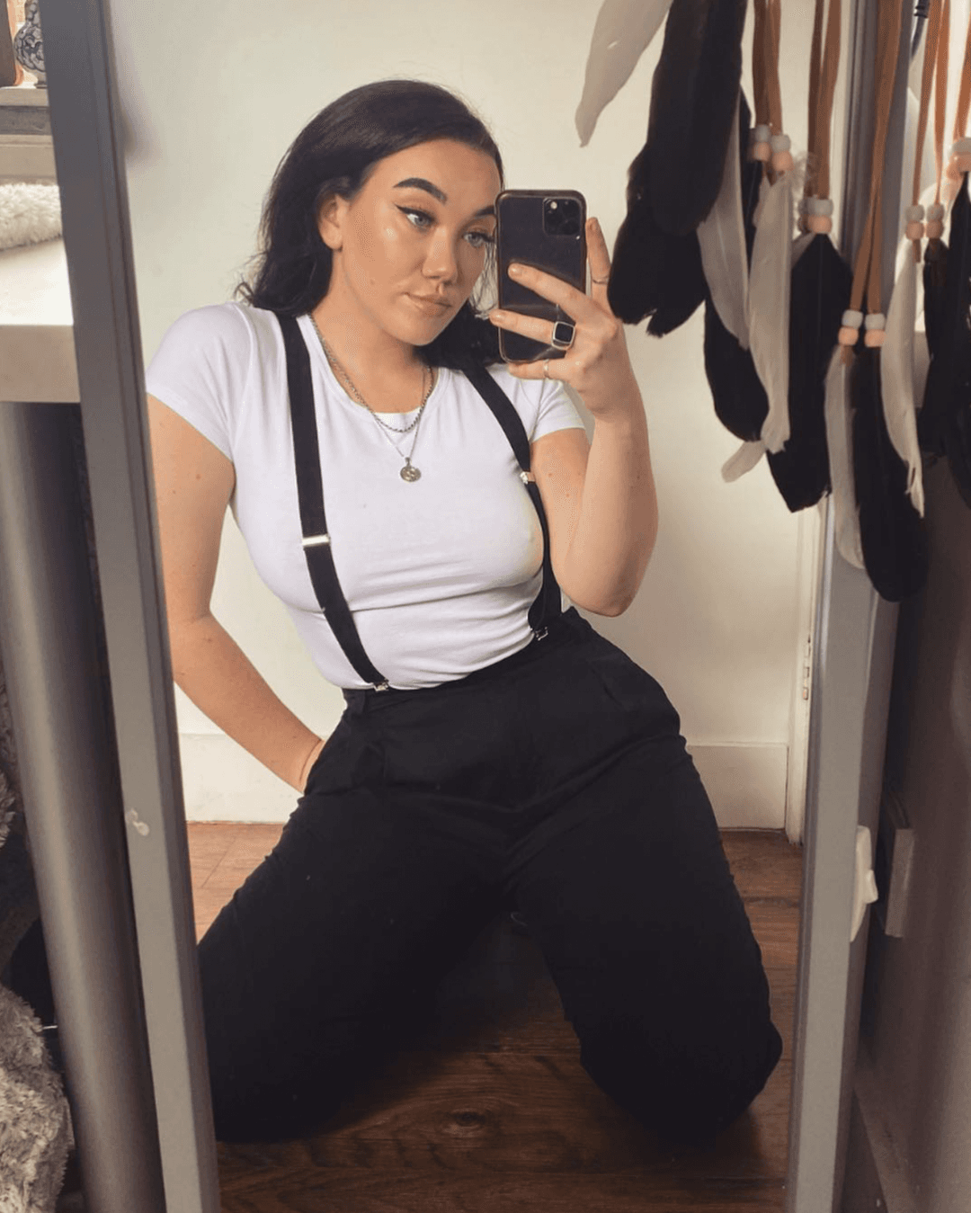 Thick Manchester slutty teen & fan fuck in hotel