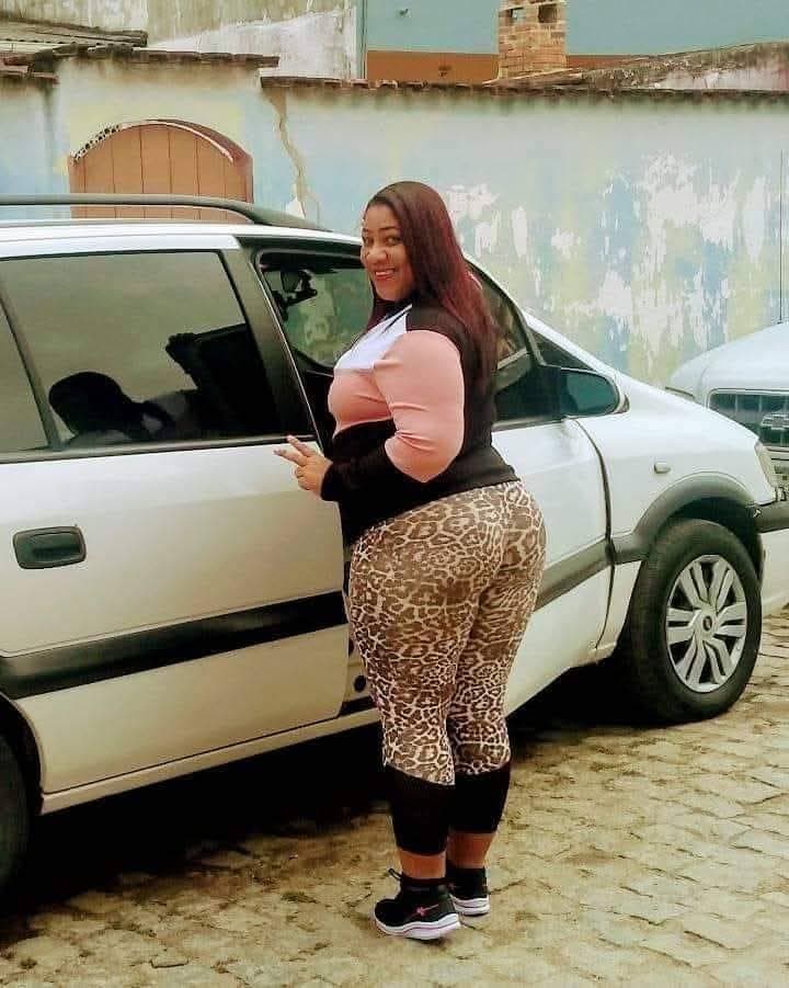 Pensa numa gordinha muito gostosa