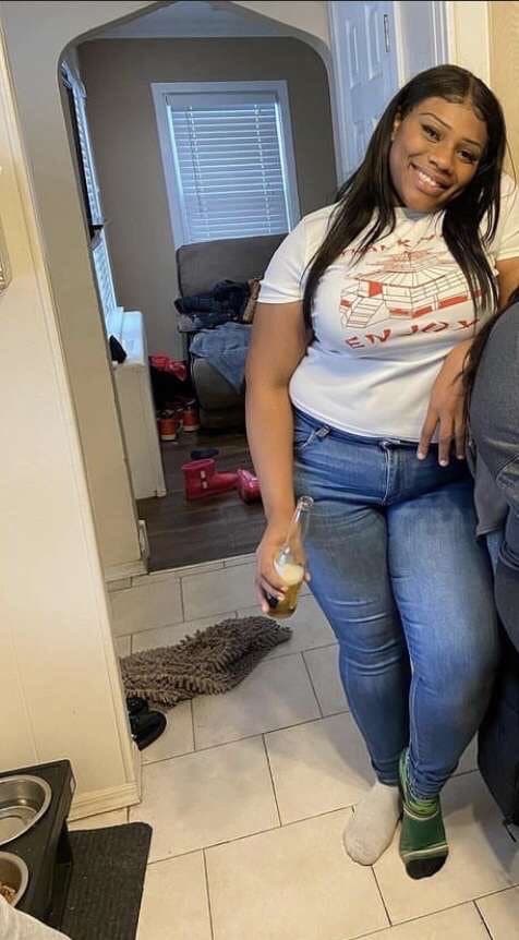 Sexy ass BBW thot Tay ? Lightskin thick beautiful slut with gorgeous boobs & Ass! Loves to twerk ?