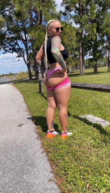 Click to view full size Homegrownfreaks 6 kinda famous...