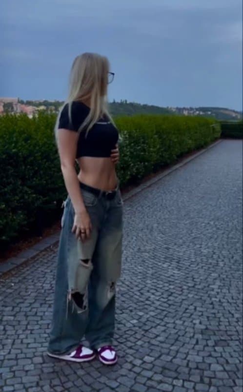 I cum so many times over this teen ?