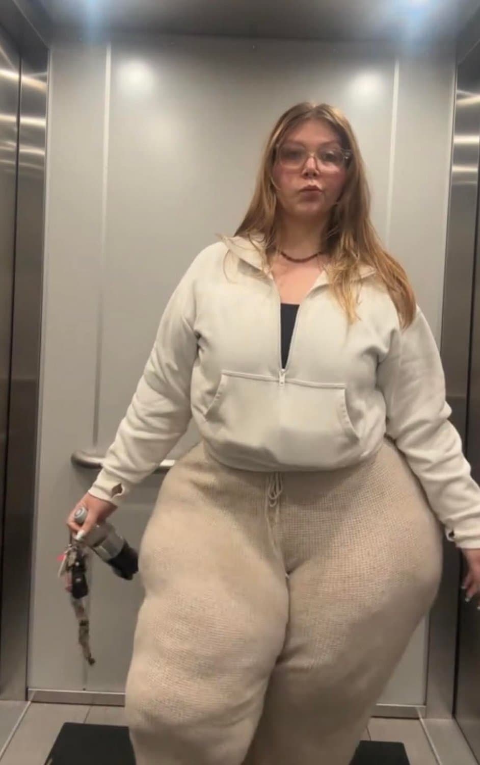 Click to view full size MASSIVE HUGE ASS SSBBW