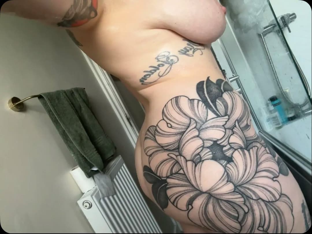 More of Ivy Moore & her new ass tatt