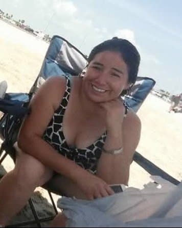 Click to view full size Esposa del primo gordita desnuda chichona