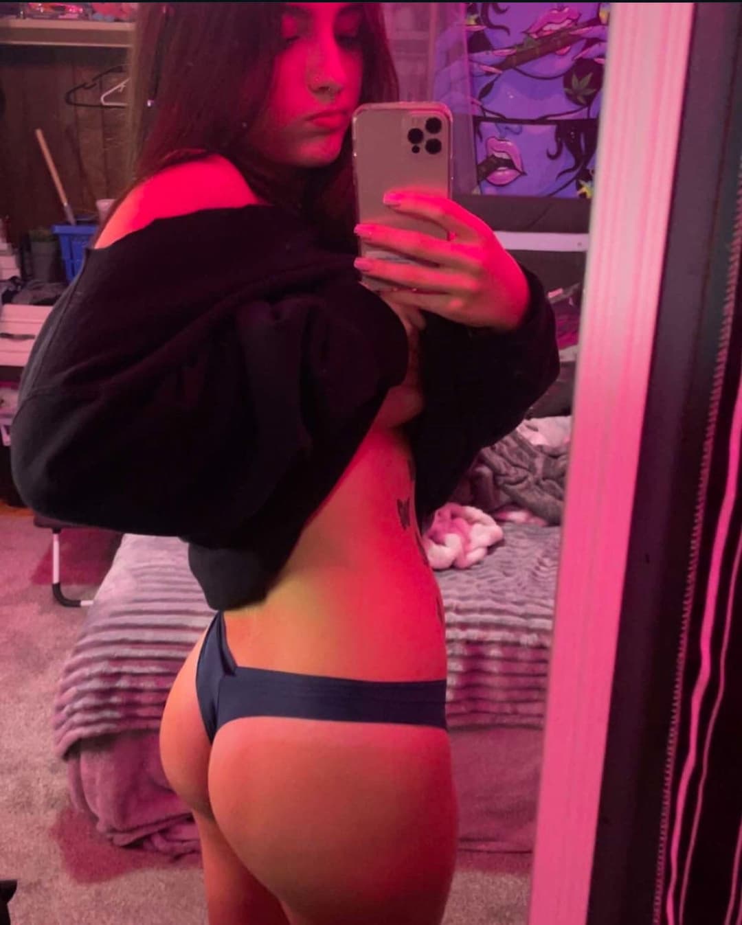 Kami, Sexy teen gets leaked