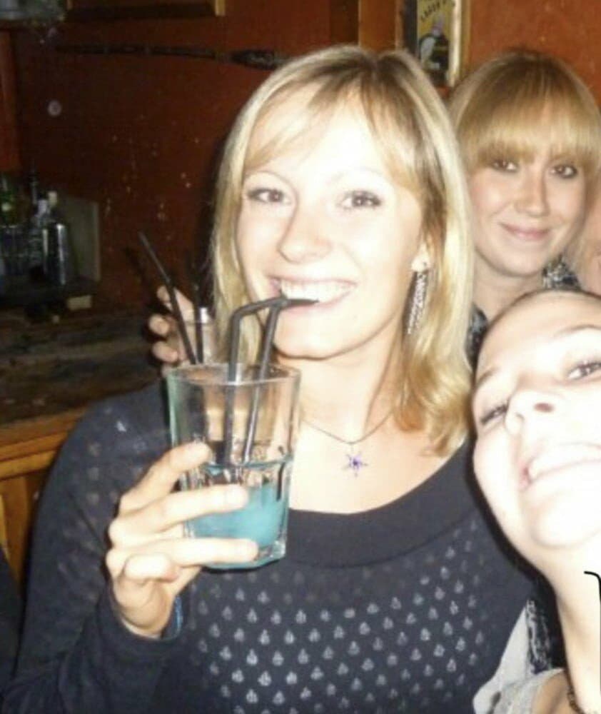 Click to view full size Charlotte infirmière salope de Lyon