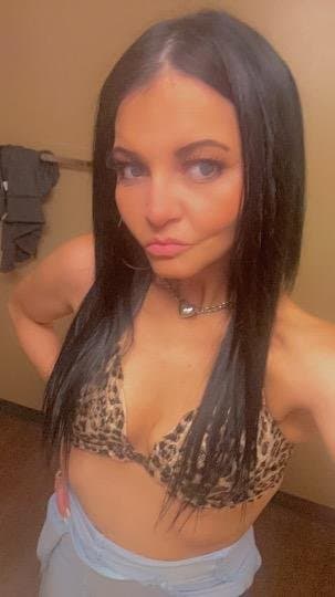 Skinny junkie need dick for next fix