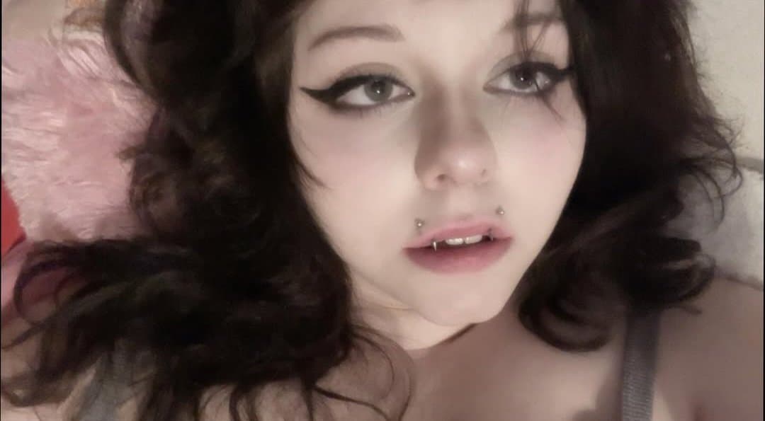 Emo teen crush mia risk.. kik cwngyy with her pic and name be brutal with her