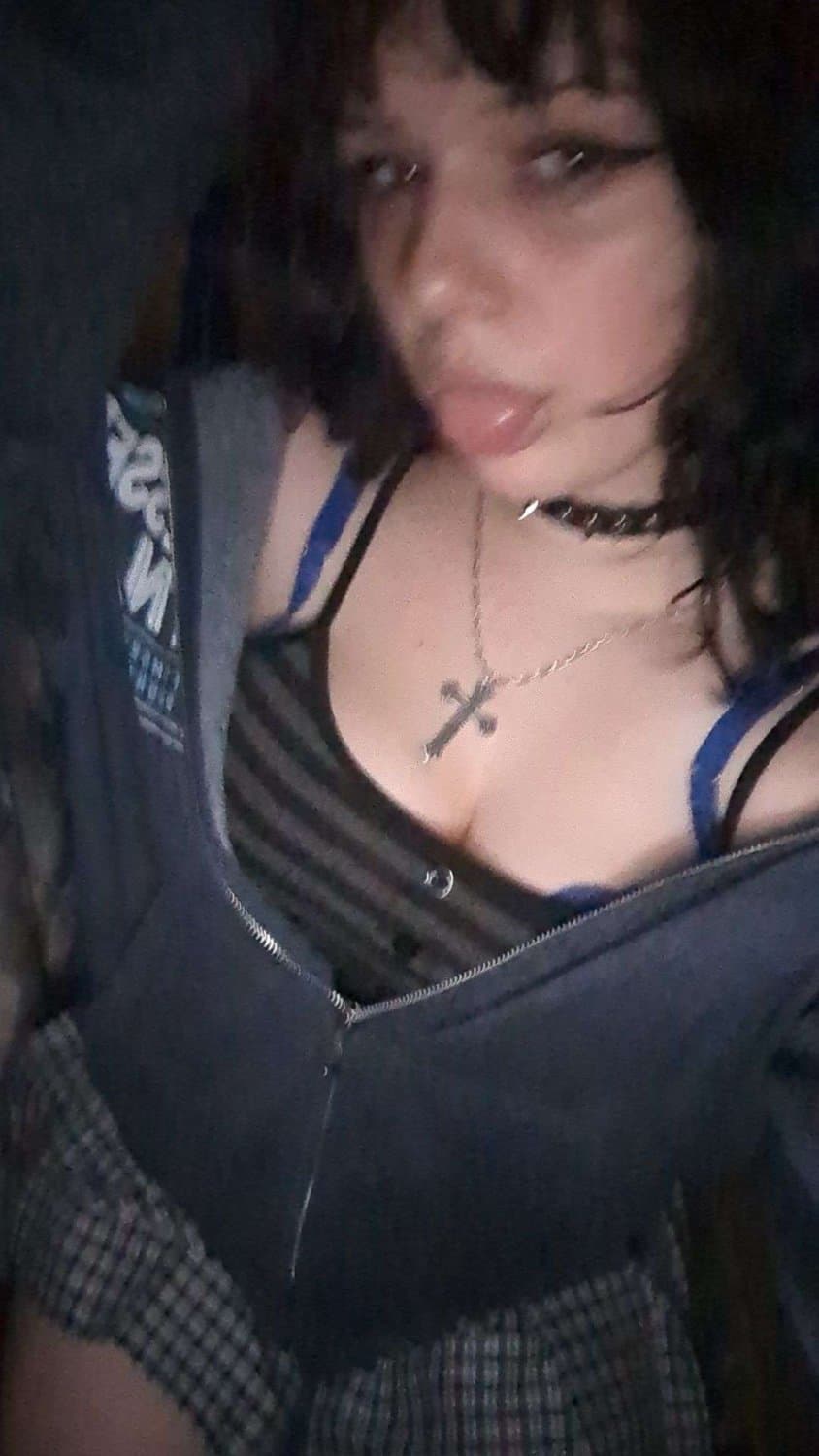 Sexy goth egirl from Discord p2