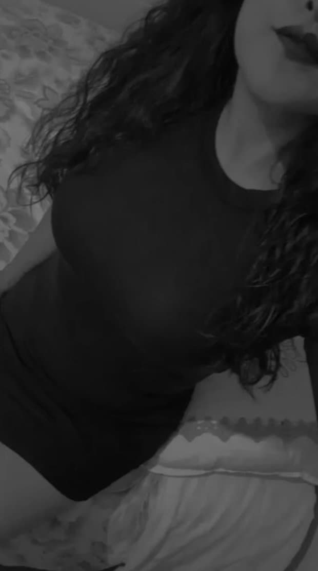 La puta Lily mi amiga ex amiga con derechos ??