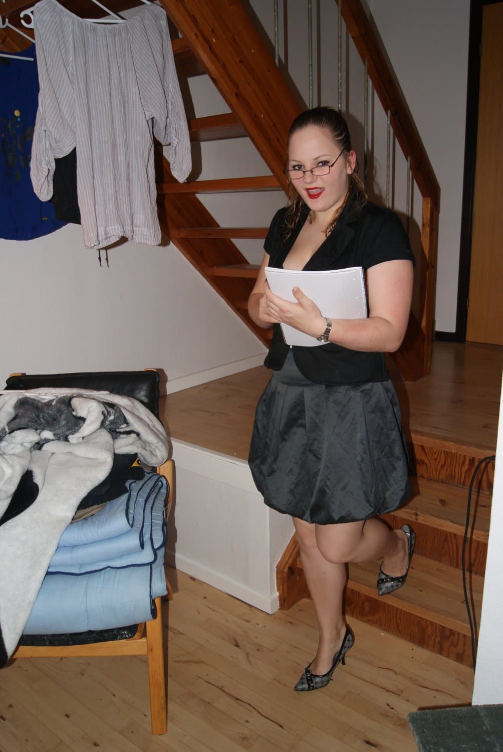 Danish Amateur (004b): The sex-education teacher Annika K are showing how you play with a dildo