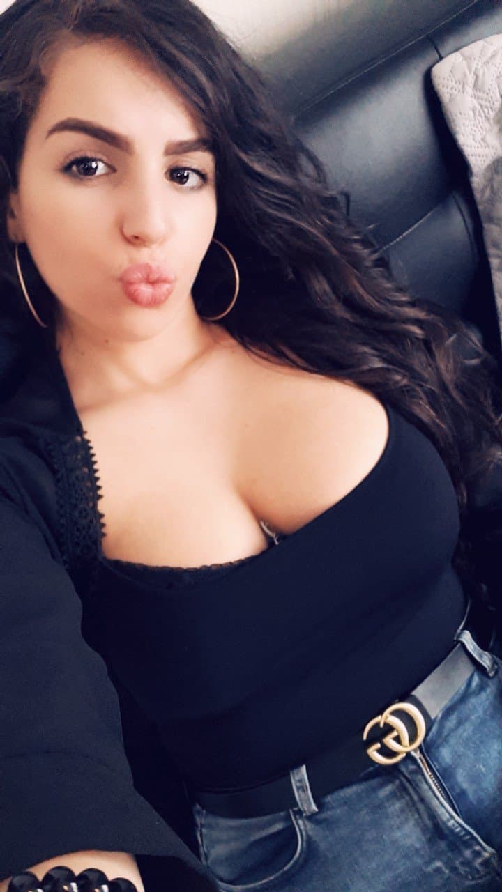 Pretty syrian muslim hijab girl