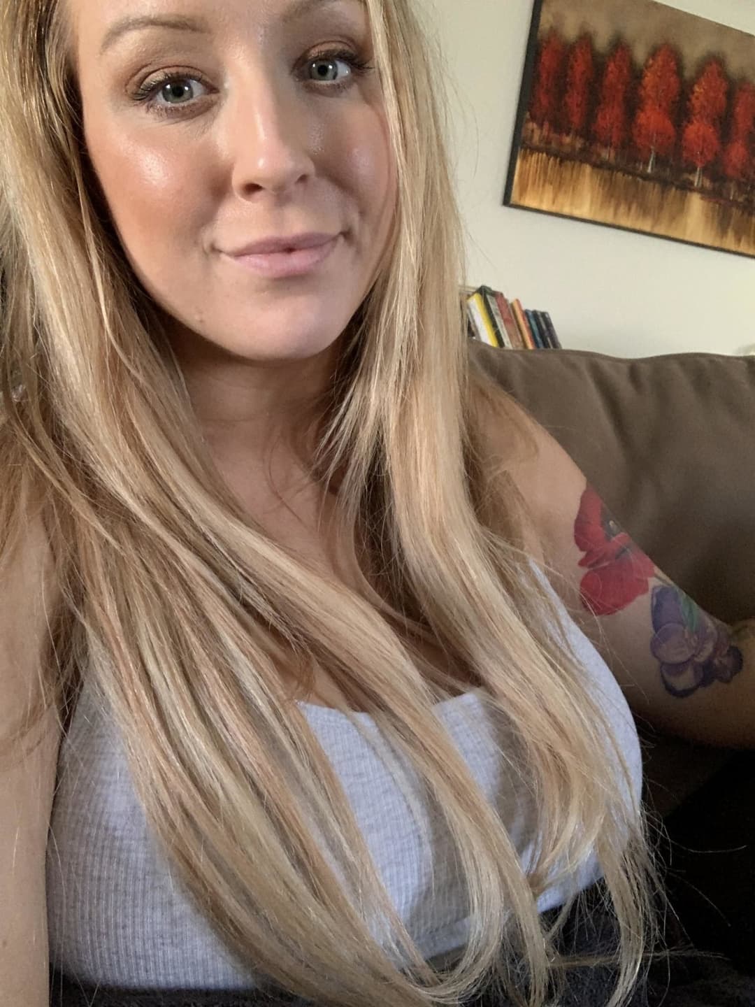 Blonde girl with nice mommy milkers fingering herself