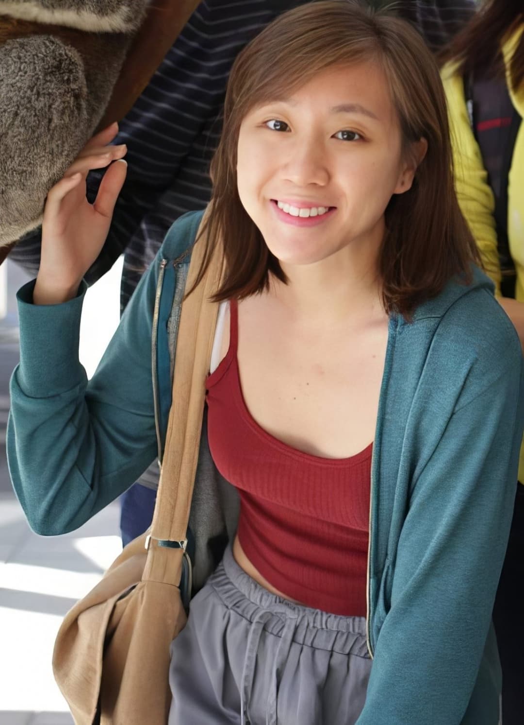 Cute China girl streaming herself masturbating and showering