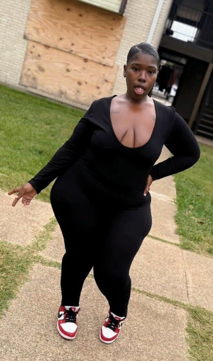 EBONY BBW SSBBW THICKNESS BIG ASS GOONER MATERIAL