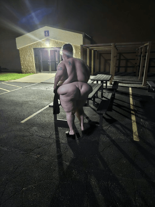 Nasty Public Fat Bitch Aprill Thompson is addicted to BBC