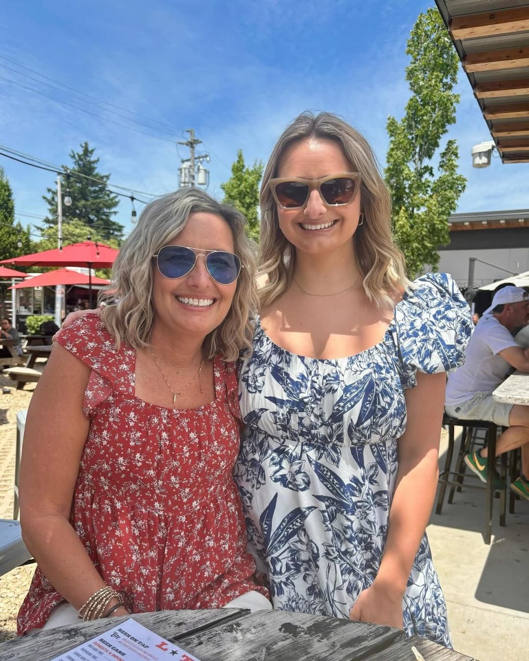 Would you rather fuck this hot milf or he hot college daughter? Repost Milf Like Daughter