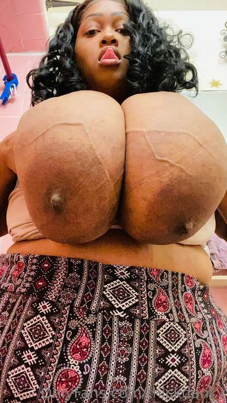 Click to view full size Massive tits Ebony bbw ??????