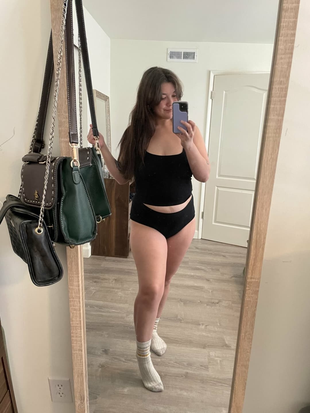 Alex - The Cuddly GF From Missouri.       (z)