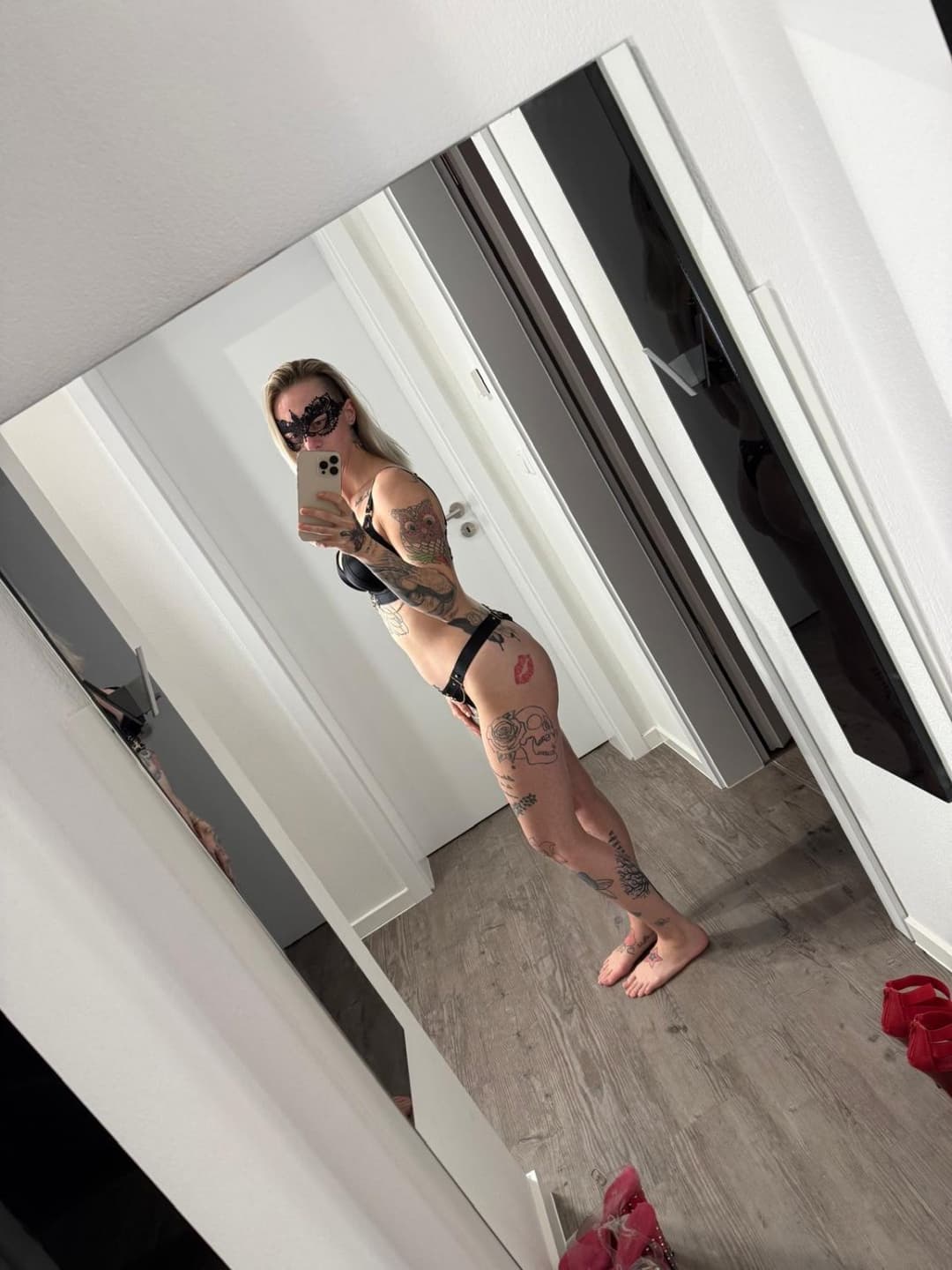 Click to view full size Neue Fotos nach meiner Unterwäsche-Shoppingtour! - von DirtyAddel auf MyDirtyHobby