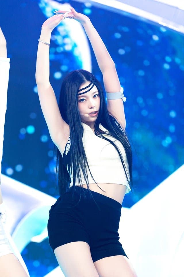Kyujin nmixx her armpits should be covered in cum