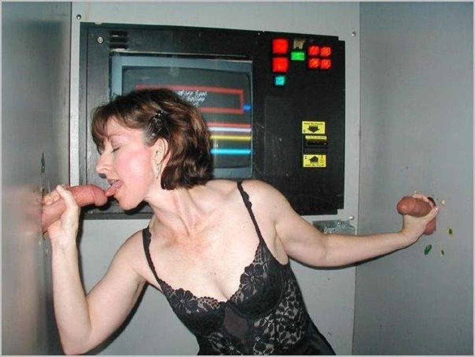 MORE LEGENDARY Hotwife Tish sucking all cocks