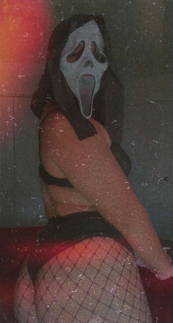 Click to view full size Stroke to my hot gf for halloween