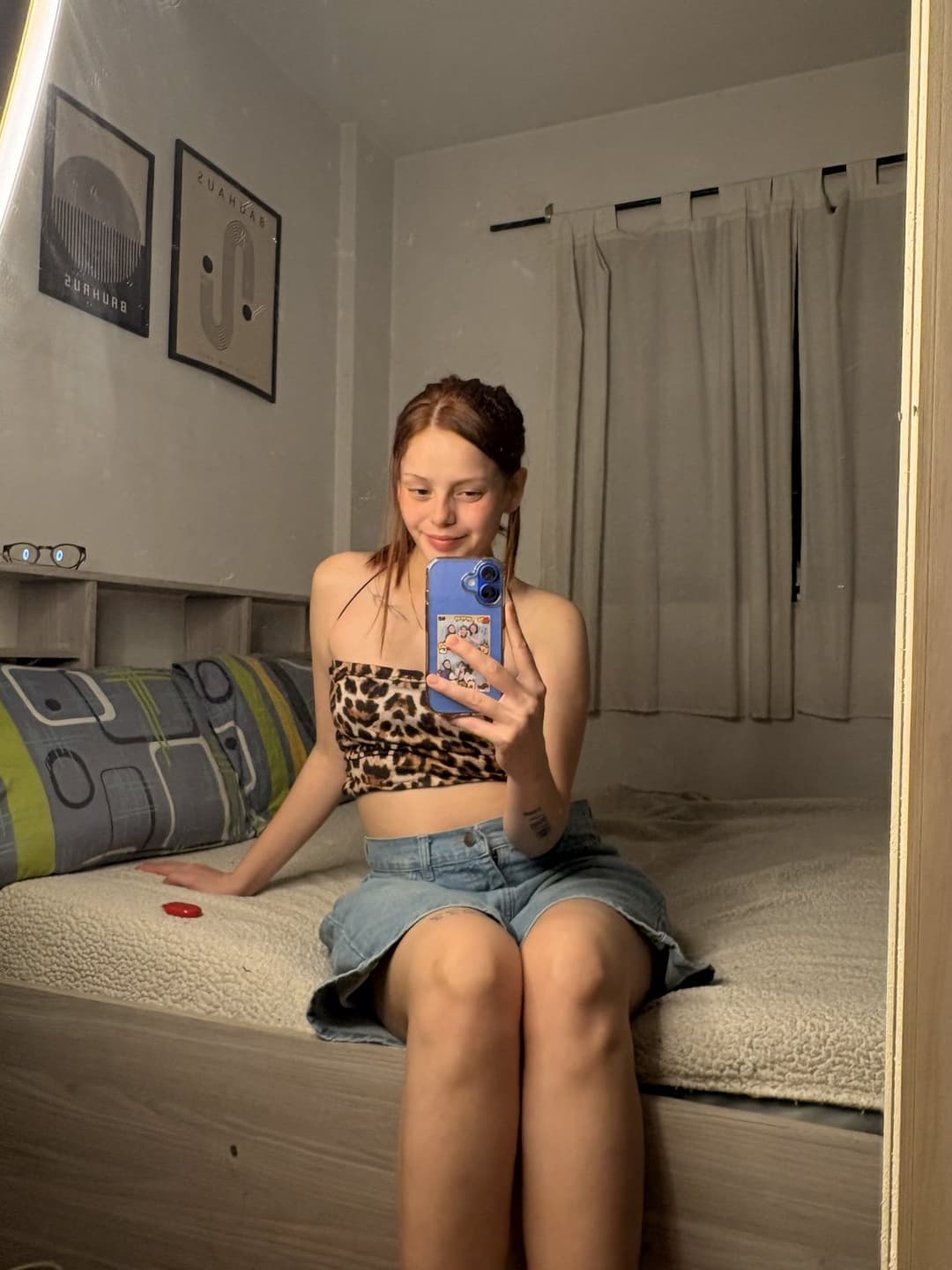 slut likes bouncing her titties