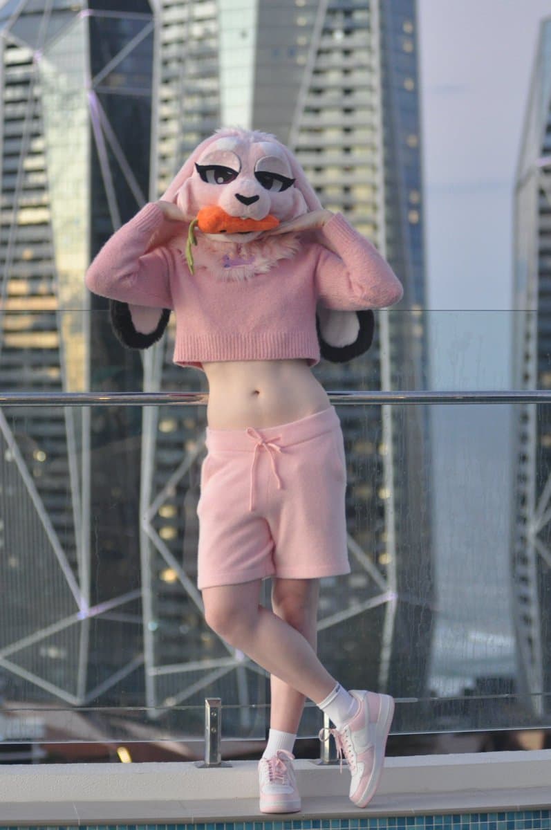 [FURRY] ??? Australian femboy with pink bunny fursuit (bňüŷÿbüņș/ĦöppëřĦöpș_)