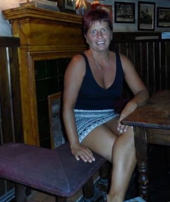 MILF wife ready for your requests