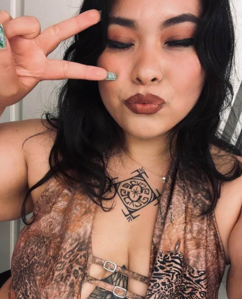 OF slut Graceful. Cousin sensing her pics on kik. Have to love a BBW Slut