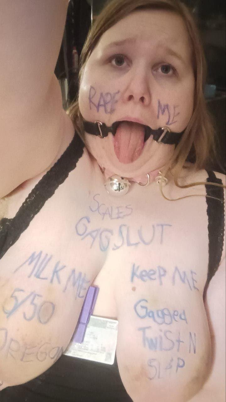 Pathetic attentionwhore Mimi is a dumb desperate set of holes & eager to be ruined