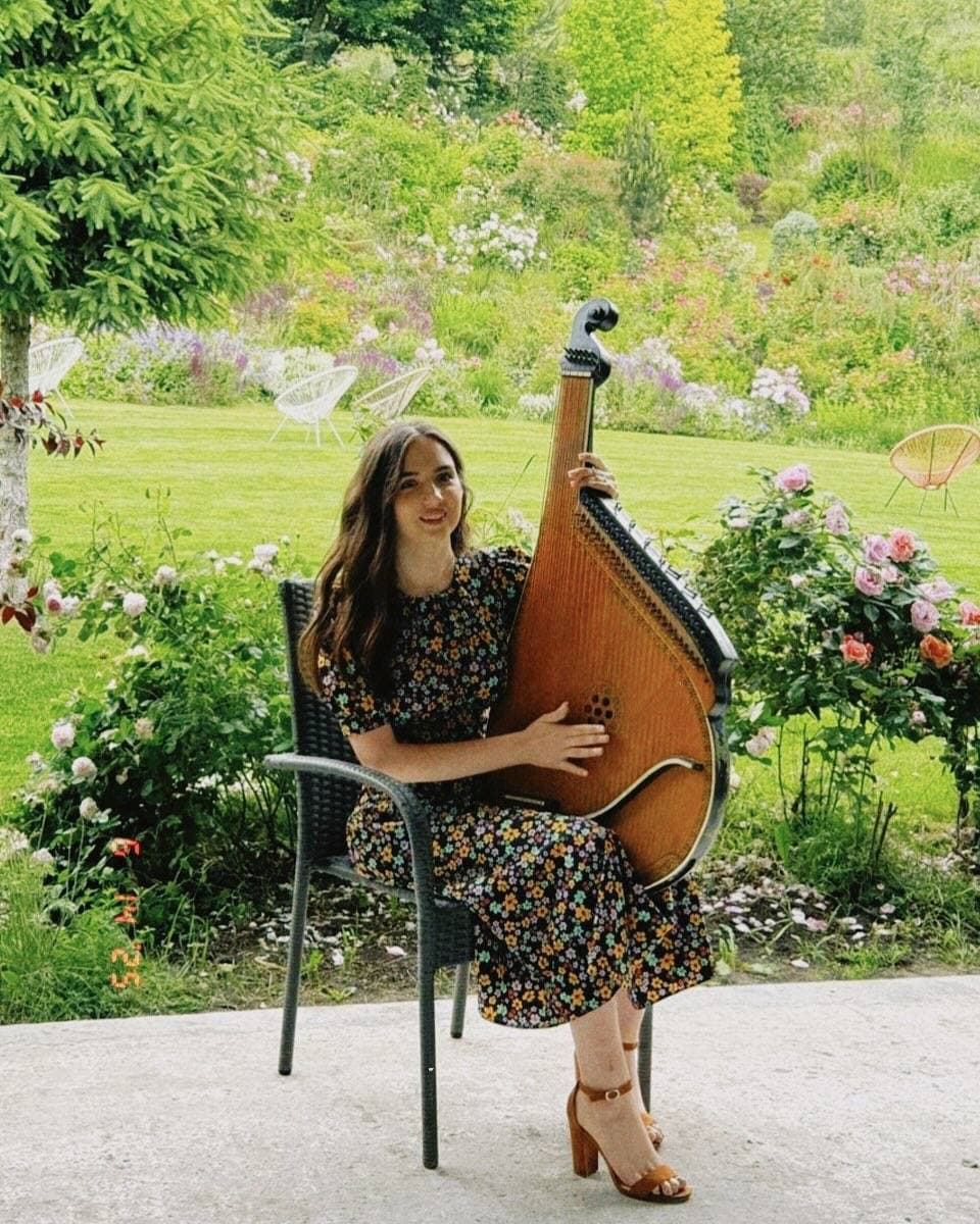 Sexy lips hot feet slut. High heel