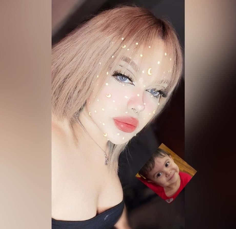 Lexxi Tetona prima de IZZI Tetona Sabrosa