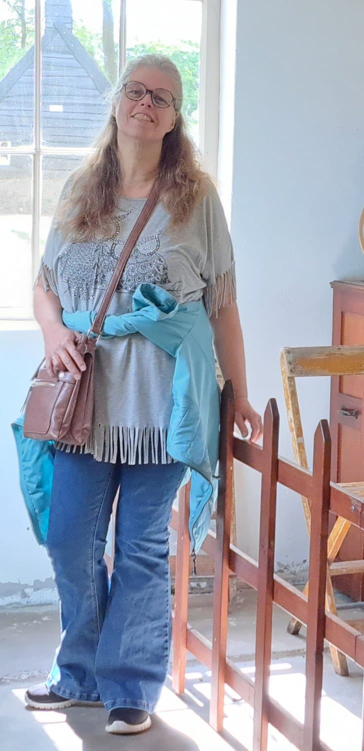 Johanna a married and cheating Dutch slut to use and fuck who loves gangbangs and cumdumps