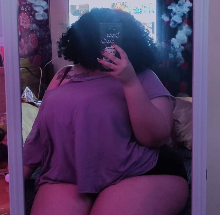 Bitch i wanna fuck, pm if you wanna talk about her