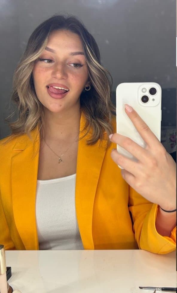 Amina.. Tuzla??/Wien?? Kommentiert geil / Komentarisite! Ko Poznaje inbox, wer sie kennt, dm